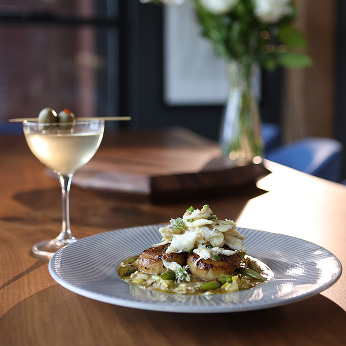 cleaver & cocktail restaurant food